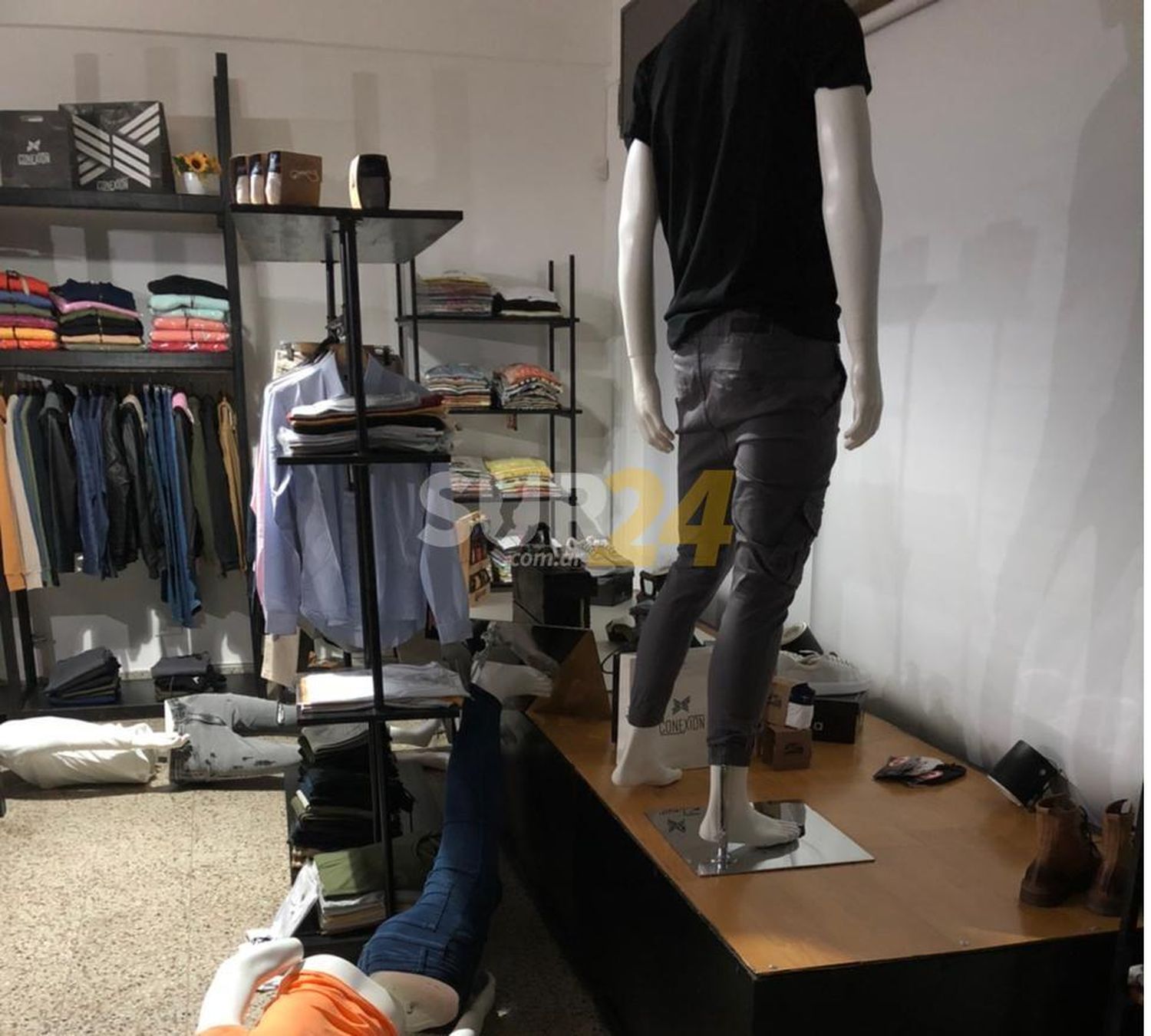 Otro robo en un local de ropa de Venado Tuerto: “En pocos minutos provocaron un gran daño”