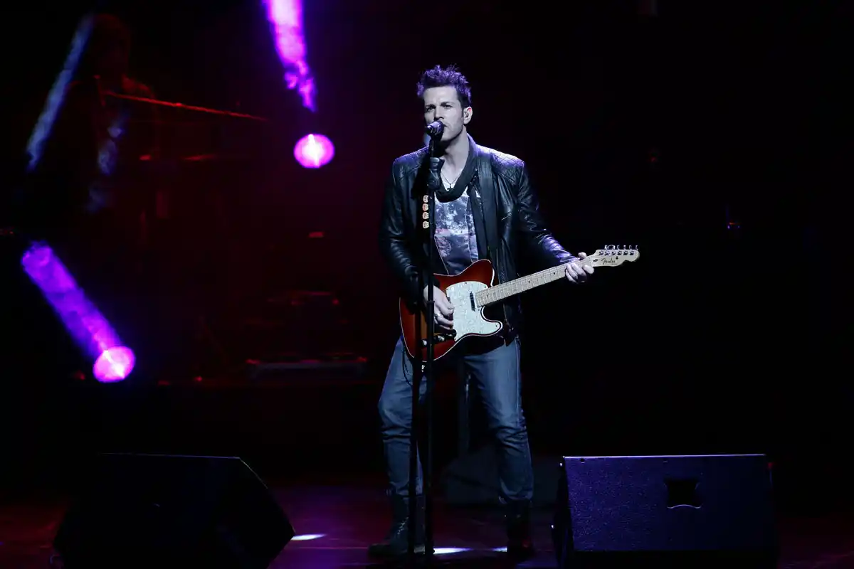 Almirante Brown cierra el año con Axel y Los Carabajal