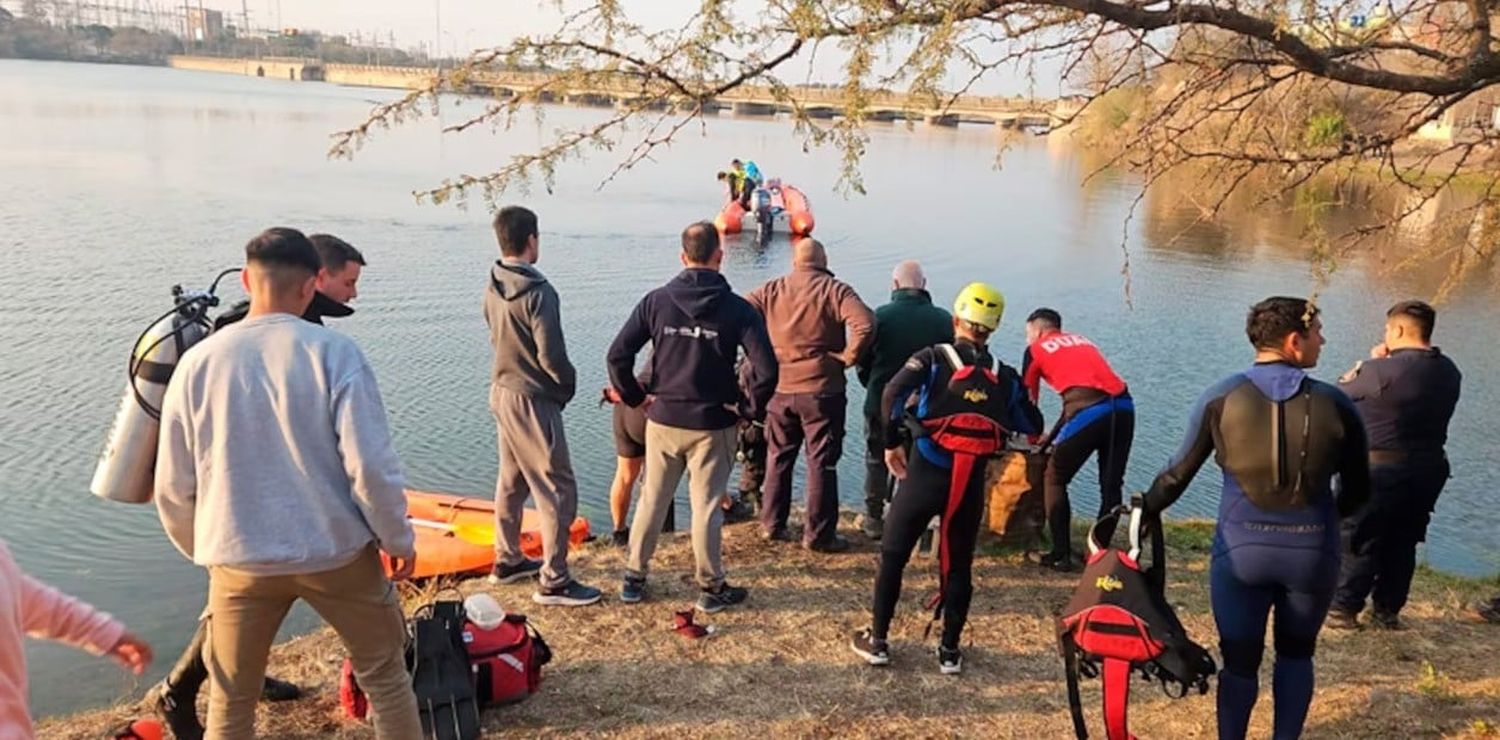 Salvó a su hija y murió: así fueron los últimos minutos del hombre que se ahogó en un lago