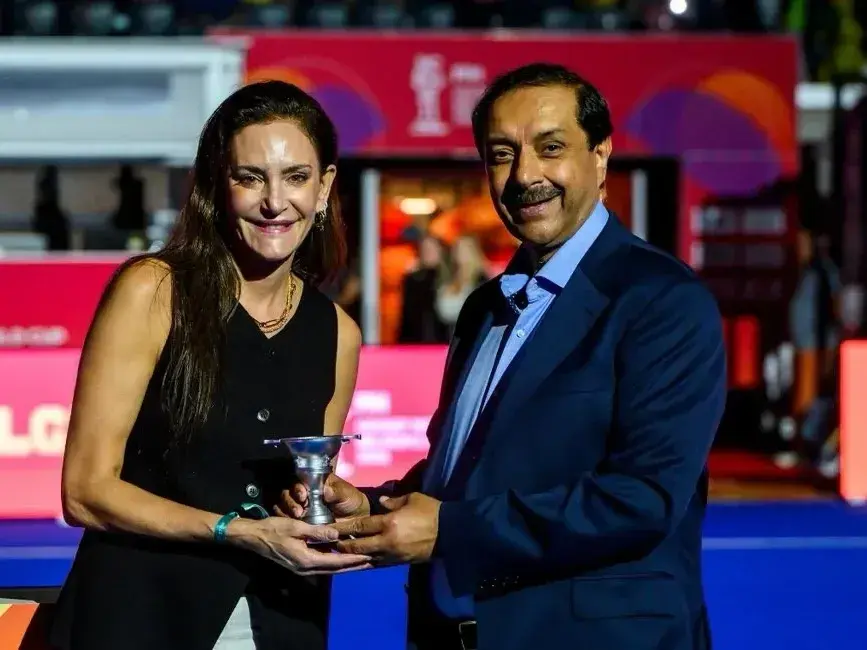 Luciana Aymar fue homenajeada por la FIH durante el Mundial de hockey en Bélgica