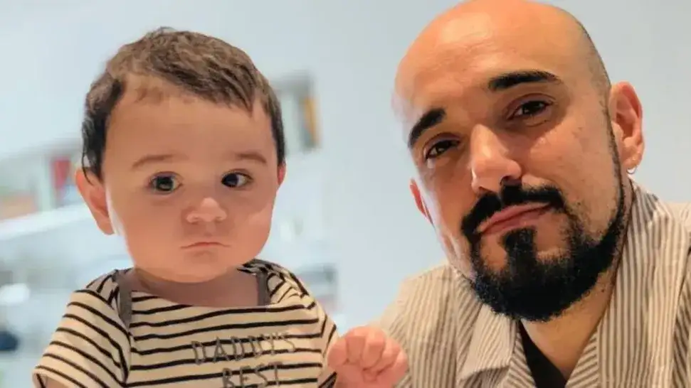 Abel Pintos junto a Agustín, su hijo de 5 años