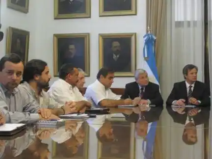 Gobierno y docentes inician la audiencia de conciliación