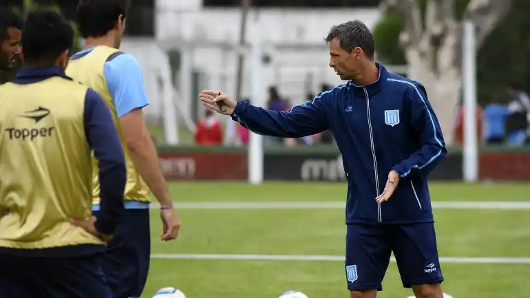 Cocca probó con tres cambios en la preparación del partido ante Boca