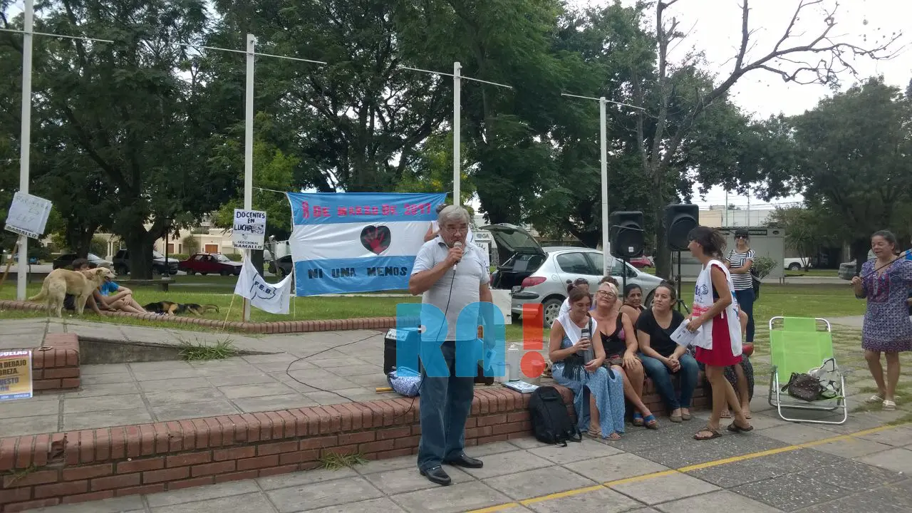 #8M en Ramallo: Un orador se descompensó en el acto y murió