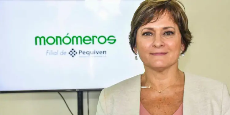 Renuncia Carmen Elisa Hernández, presidenta de Monómeros