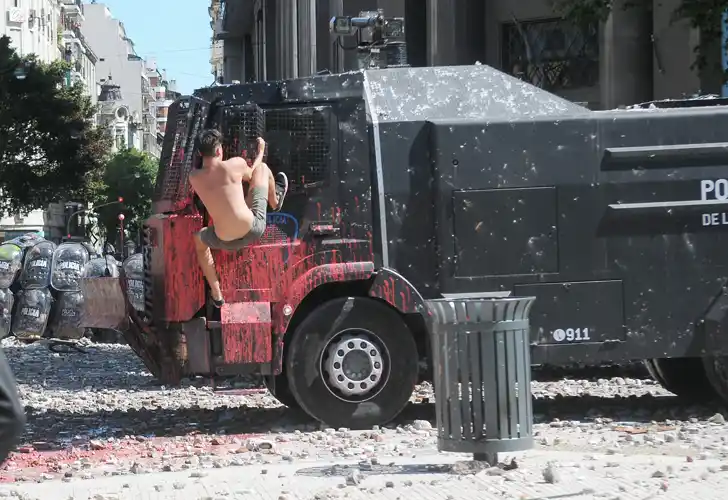 La violencia no puede impedir el funcionamiento de las instituciones ni el ejercicio del periodismo