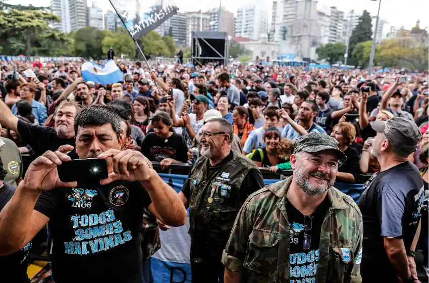 Empieza la vigilia por el 2 de abril en Rosario, en el Monumento a los Caídos en Malvinas