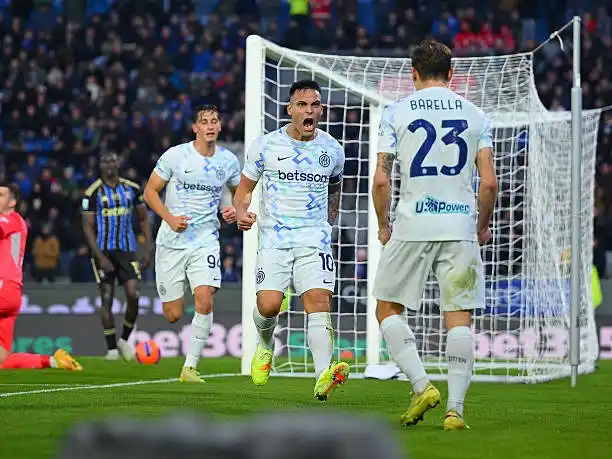 Lautaro festejó dos veces.