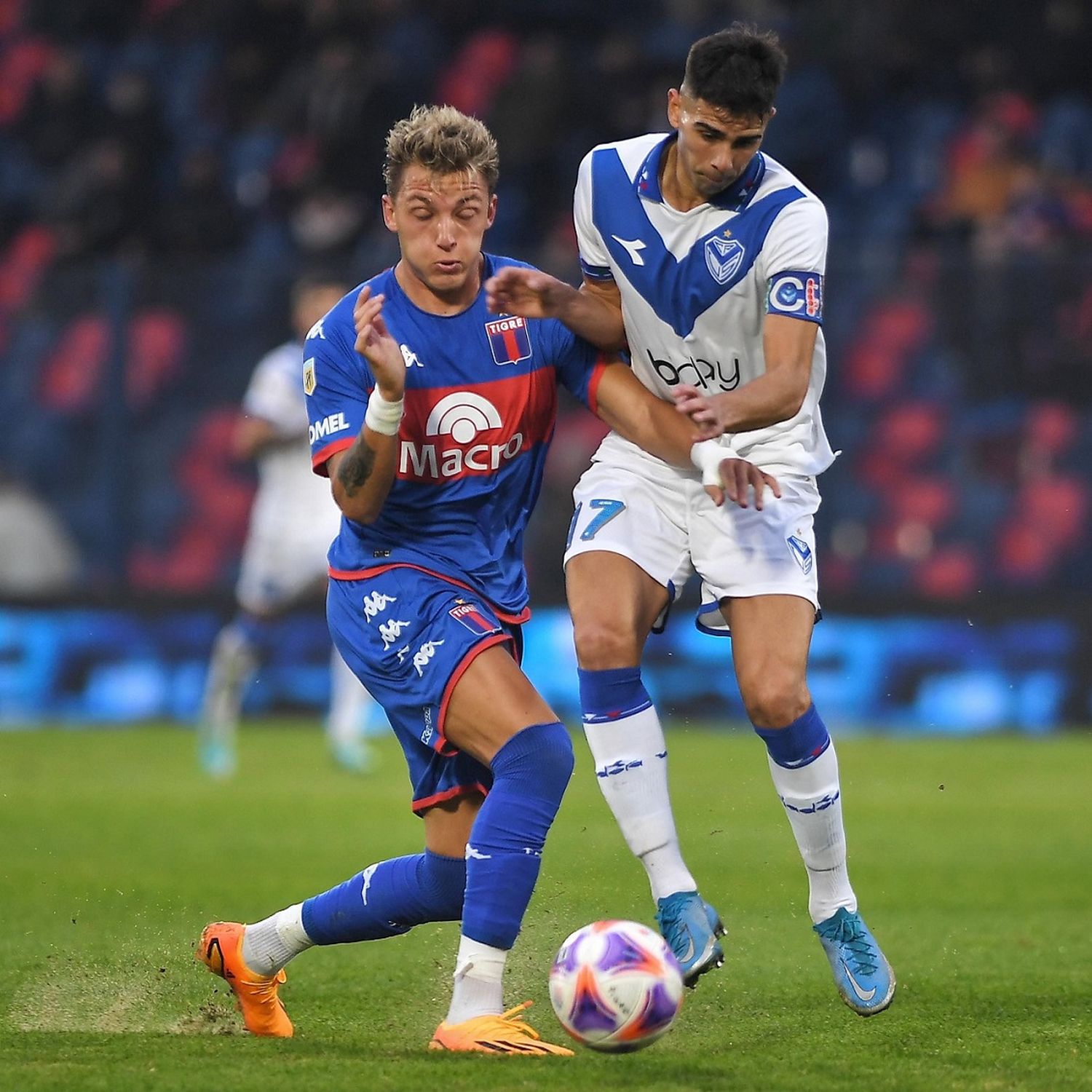 Tigre consiguió una victoria agónica y prolongó el mal momento de Vélez