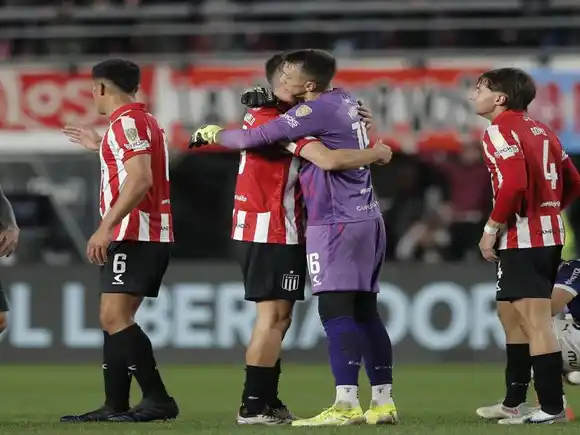 Estudiantes empató con Cerro Porteño y avanzó a cuartos de la Copa Libertadores 2025