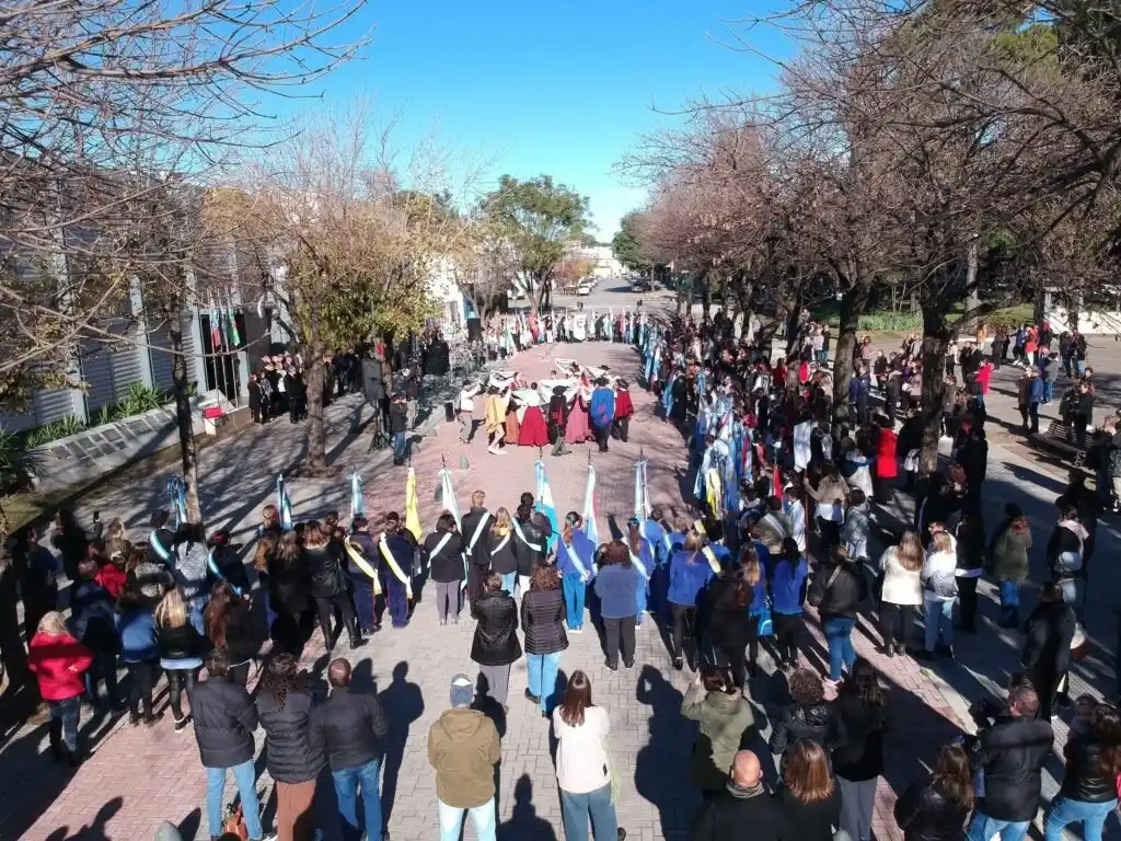 Crespo celebrará el 215º Aniversario de la Revolución de Mayo con música, danzas y un acto oficial
