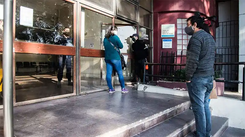 Allanaron a inspectores y funcionarios del Registro de Conducir por dar carnets truchos