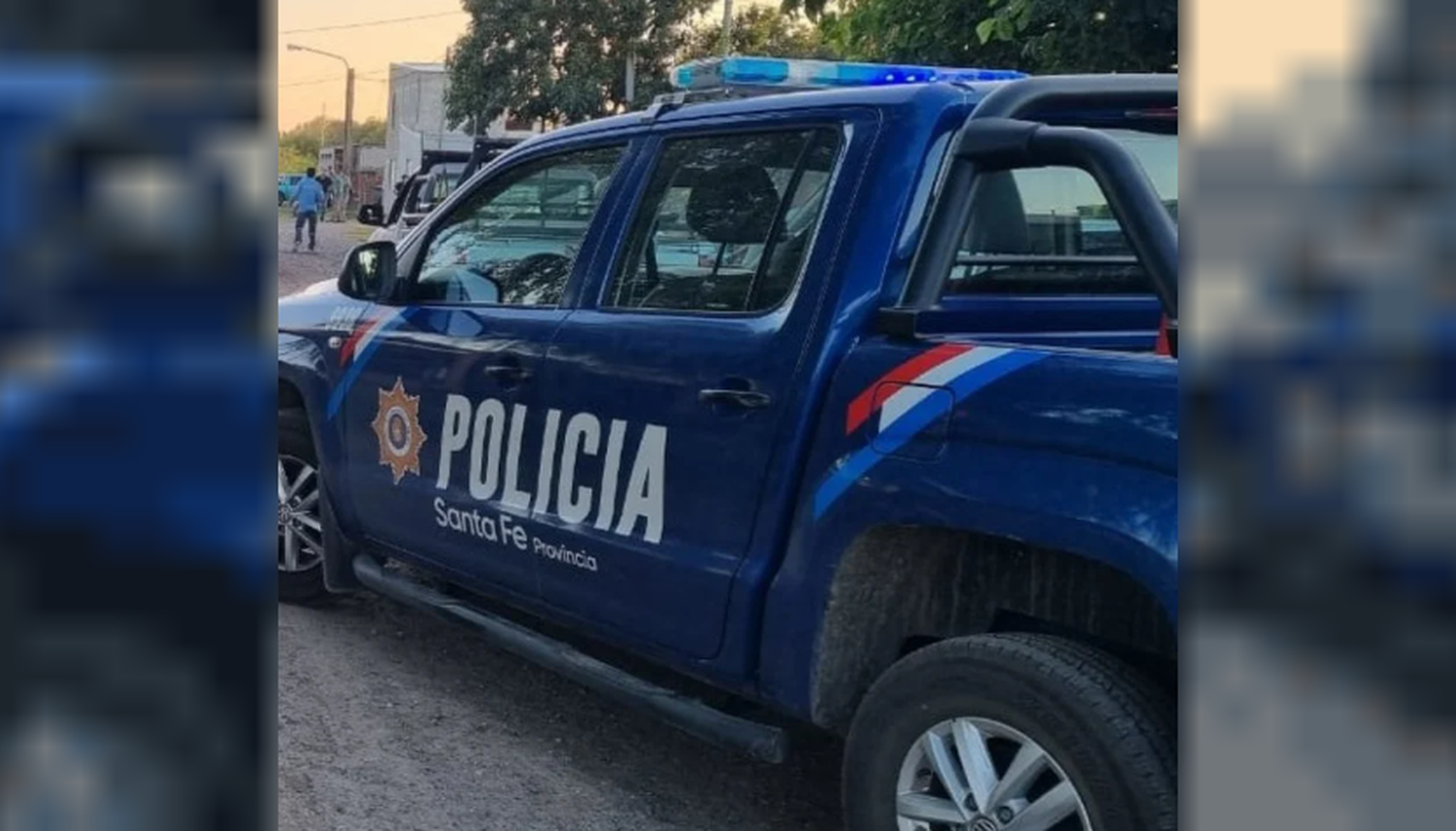 Escondido atrás de una tapera junto a un cañaveral, encontraron un auto con pedido de secuestro