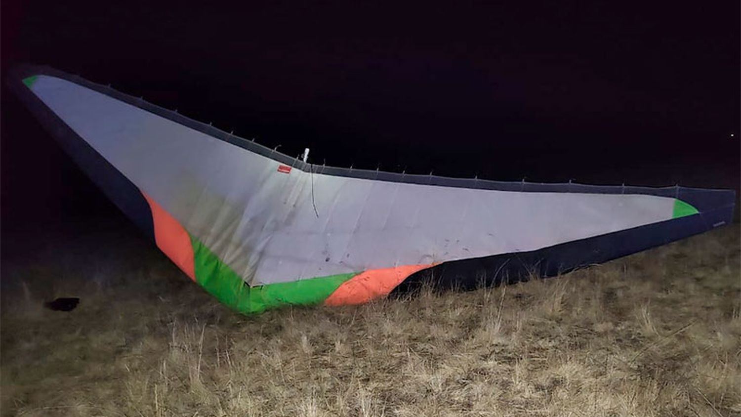 Hombre murió tras accidentarse con su parapente en un campo entrerriano