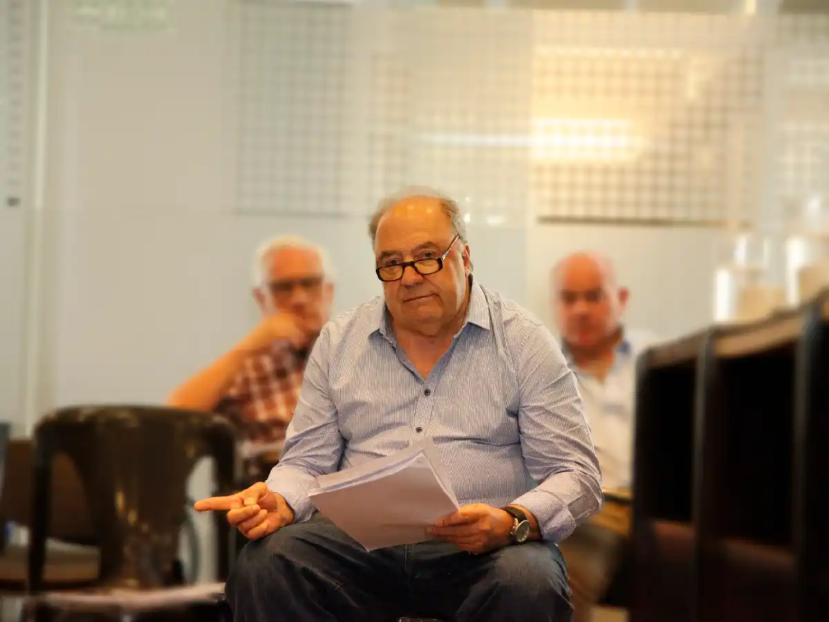 La modalidad de aumento a los activos municipales perjudica a los jubilados  TITULO 
