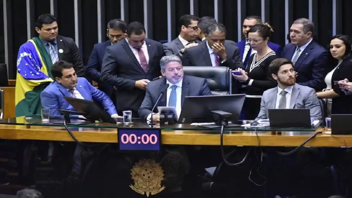 EN BRASIL VAN CONTRA LAS REDES SOCIALES: este es el  proyecto de ley que se cocina en el Congreso