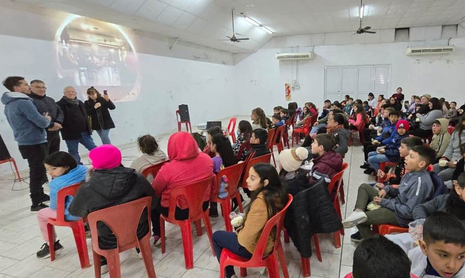 El Cine Móvil sigue viajando y llegó a localidades de la región