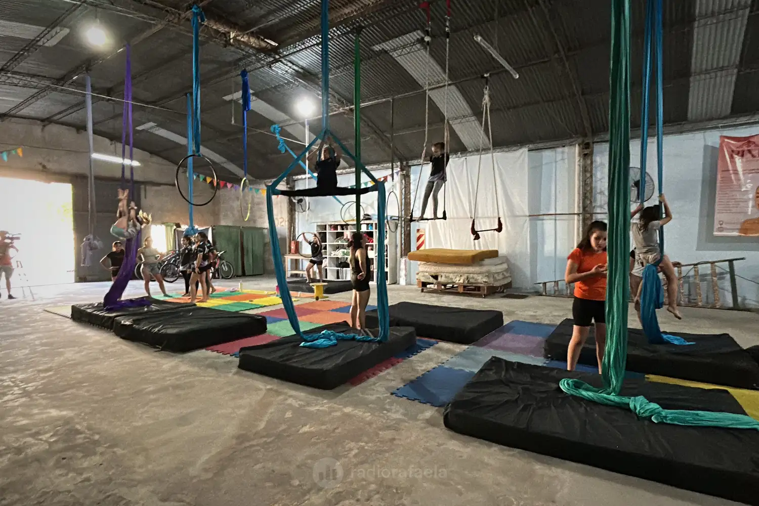 Eliana Maldonado - Referente de Aéreo Plexo Club Están recaudando fondos para la final nacional y el mundial de acrobacias aéreas - 5