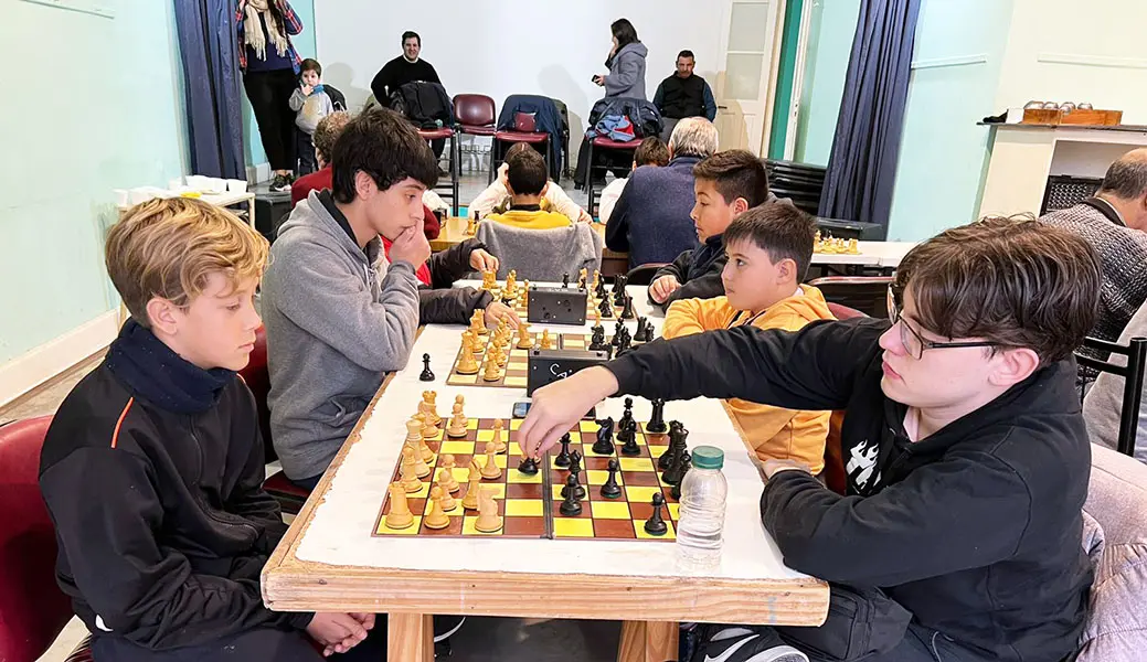 Torneo de ajedrez en Lobería