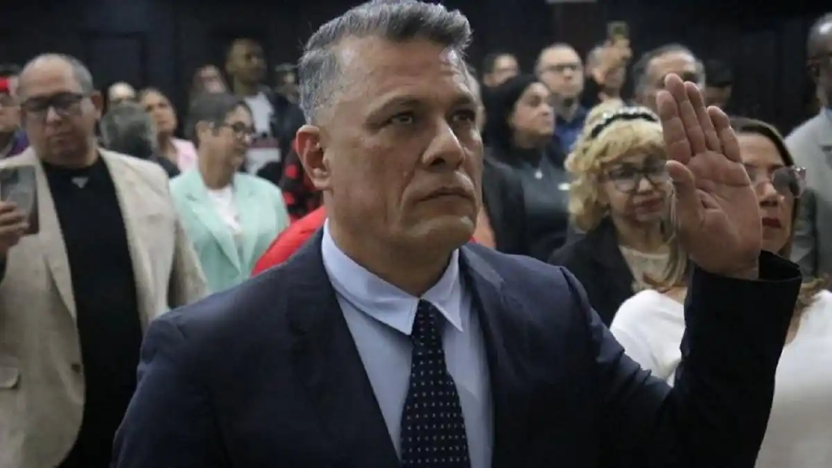 GUSTAVO VIZCAÍNO ofrece poner la CONTRALORÍA GENERAL «al servicio del pueblo»