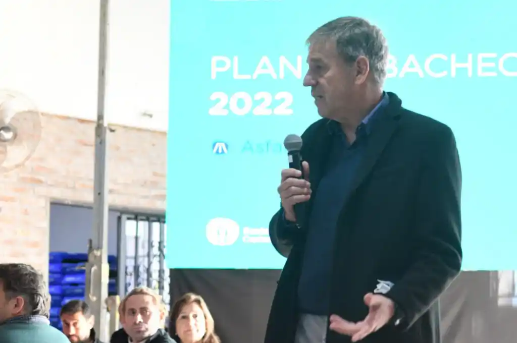 Emilio Jatón presentó el Plan Integral de Bacheo 2022