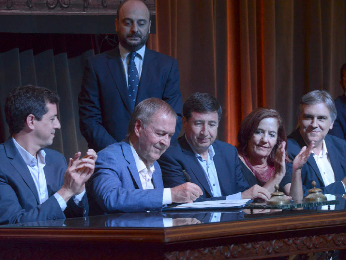 Córdoba se sumó al Plan Argentina contra  el Hambre y recibe 117 mil tarjetas Alimentar  