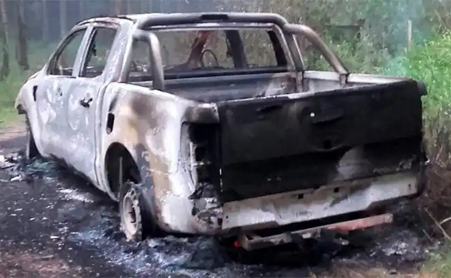 Encapuchados robaron dinero, joyas y quemaron camioneta de empresario