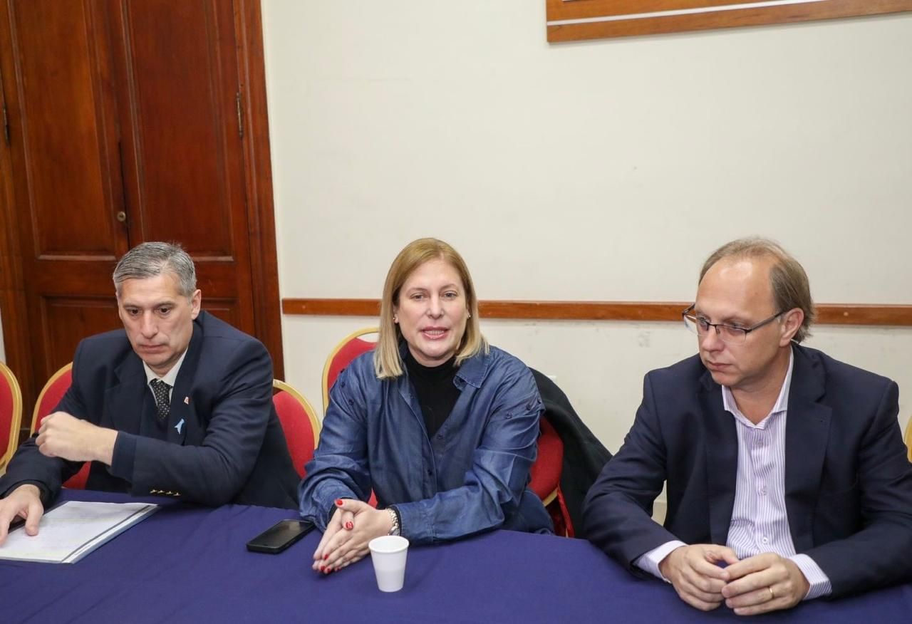 Conferencia de prensa con balance del viaje.