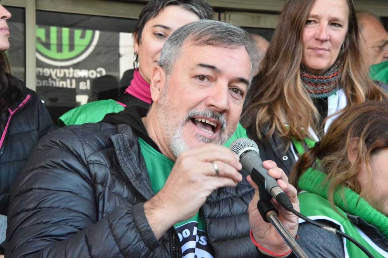 ATE contra el Gobierno: “Le vamos a robar la motosierra y a cortar la cabeza a ellos”