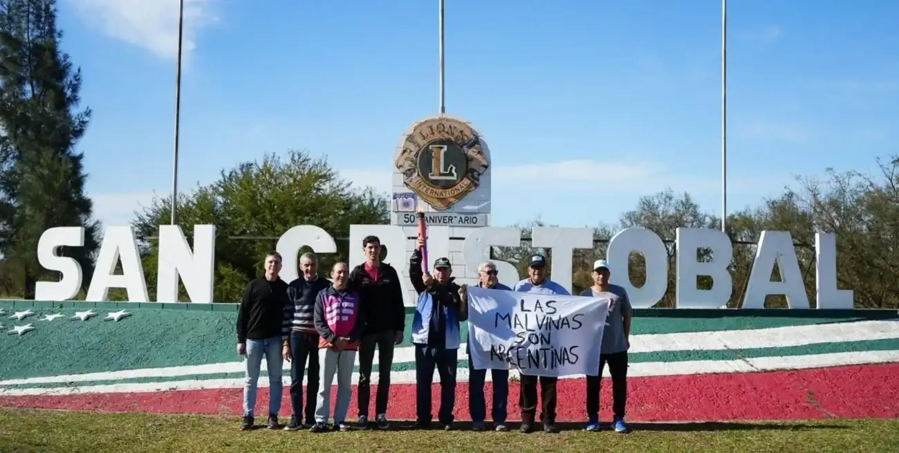 En San Cristóbal, la llama tuvo cinco relevos vinculados con el deporte y la historia de la ciudad.