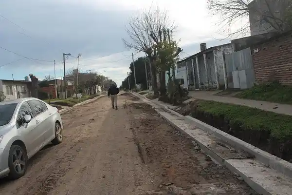 Construyen cordón cuneta y badenes en la zona norte de la ciudad