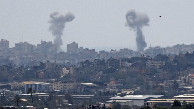 Israel bombardea la Franja de Gaza por lanzar globos incendiarios