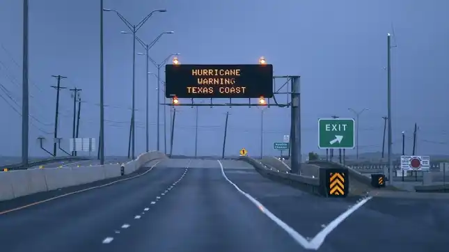 Estados Unidos: El huracán Harvey comenzó a degradarse