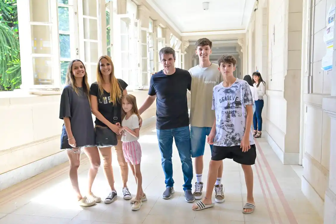 Votó Enrique Cresto y celebró la participación y el compromiso de la ciudadanía 