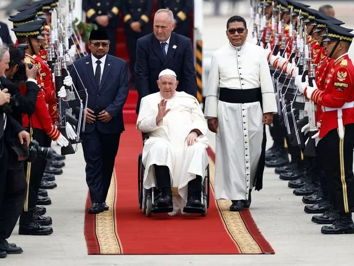 El papa Francisco llegó a Indonesia para comenzar su gira por Asia y Oceanía