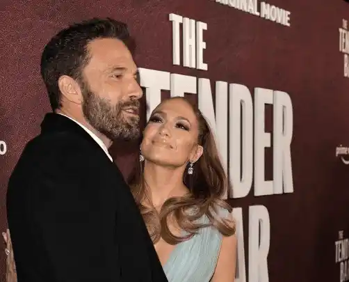 A JLo se le ve muy enamorada de su esposo. Foto AFP