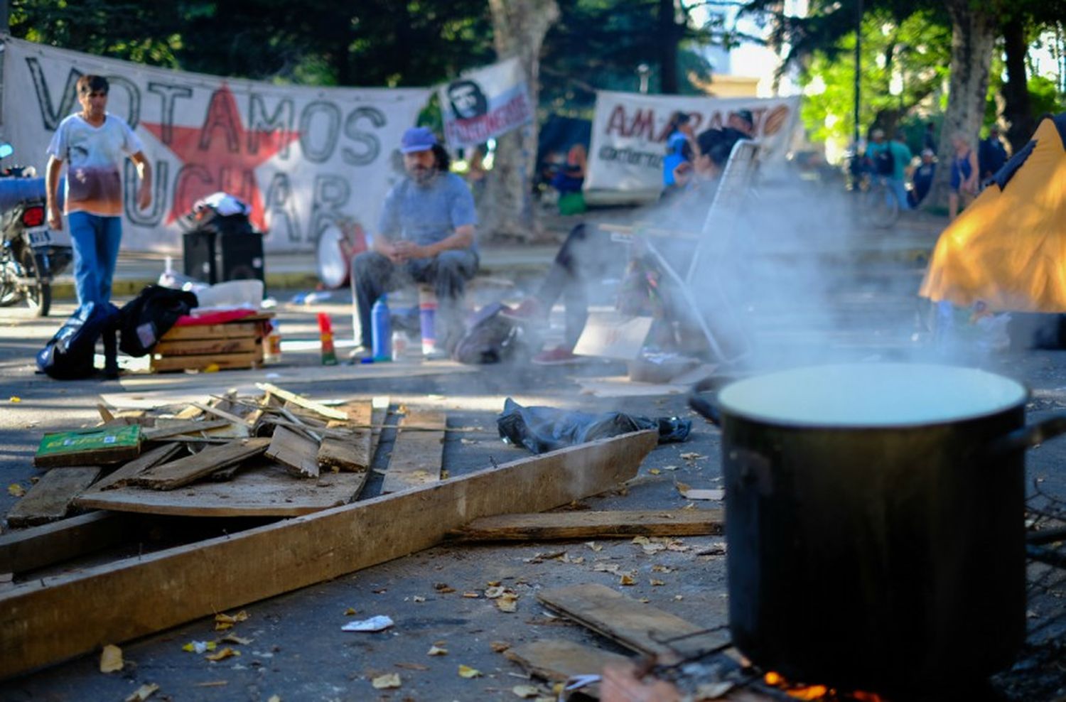 Tras 16 días, se levanta el acampe frente al municipio