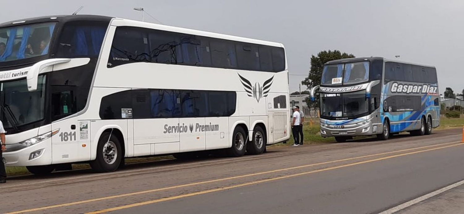 Interceptaron dos micros provenientes de Brasil con seis tandilenses
