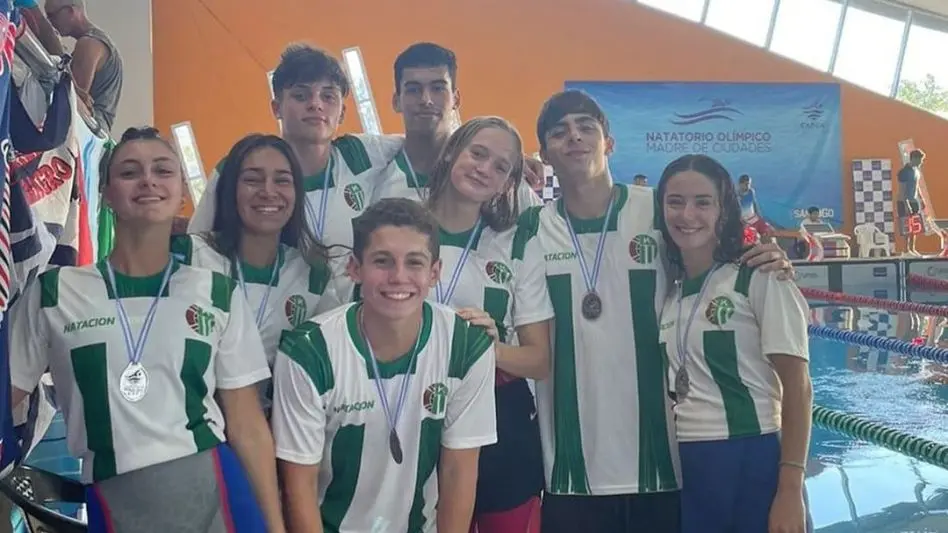 Kimberley se destacó en natación y volvió con el título de Subcampeón