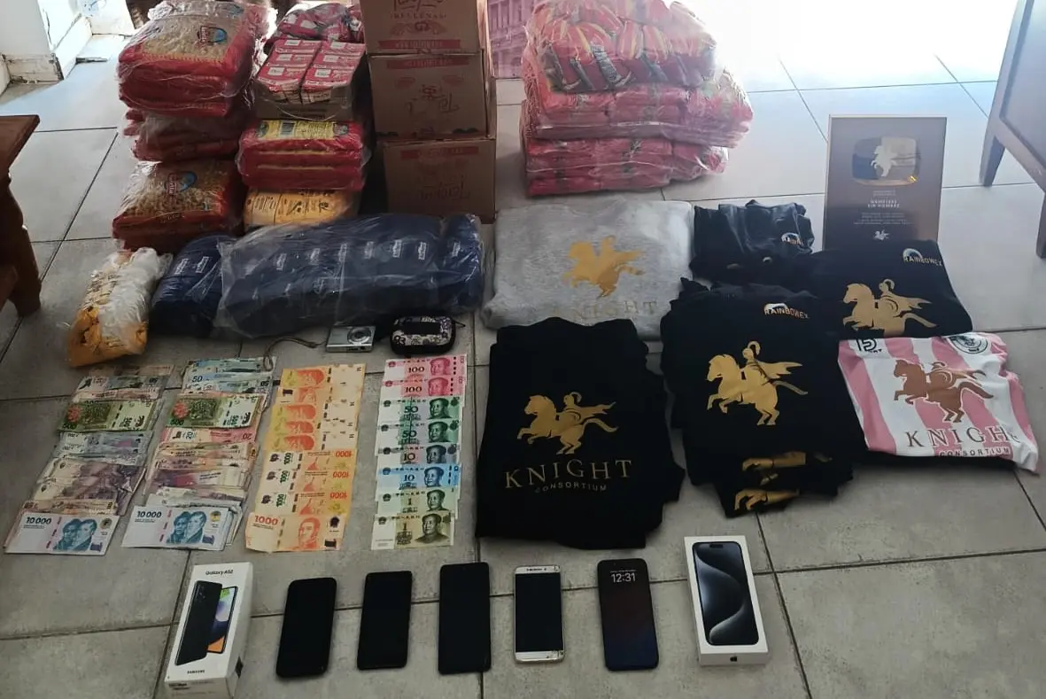 En la casa de Maximilano Braga secuestraron varios teléfonos celulares que serán peritados.