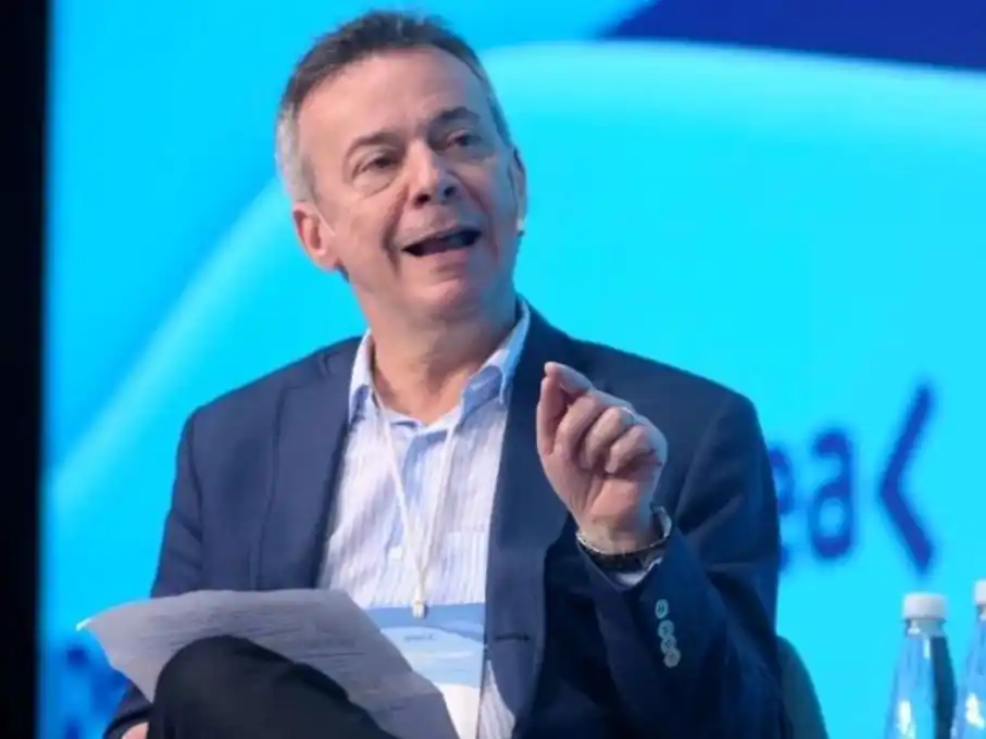 Daniel Artana pidió prudencia con los US$ 7.000 millones en futuros del BCRA.