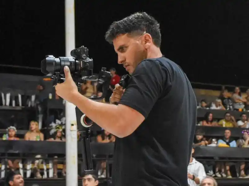 Matías Hernández, el productor audiovisual detrás de la serie de Marí Marí