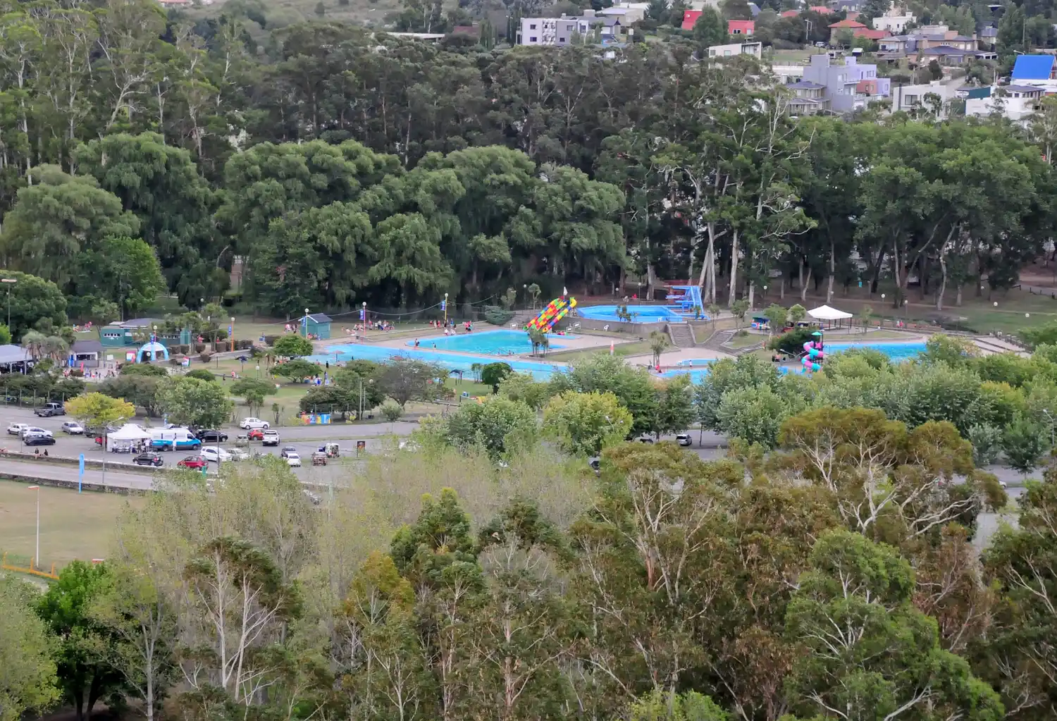 Manifestación por falta de agua y el "inmoral" derroche de Balnerario