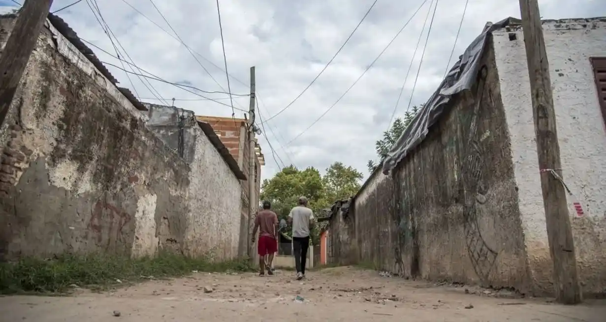 Pobreza en el Gran Rosario: advierten que en el territorio “no se nota” la baja