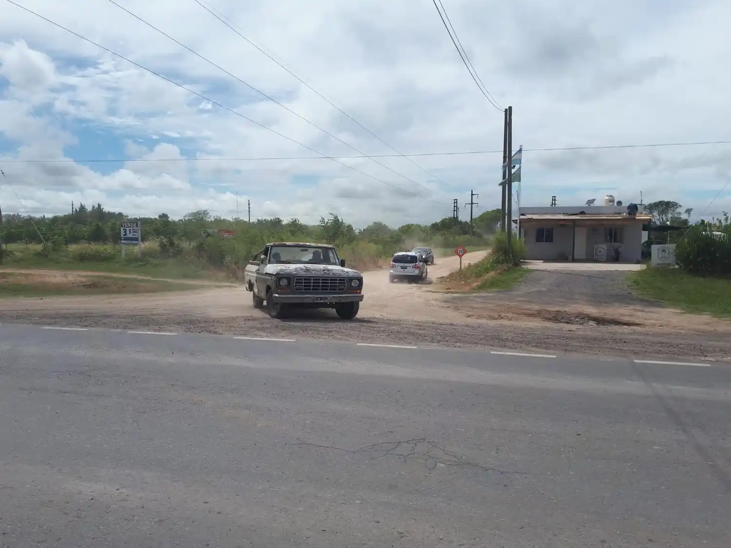 Obra en ruta 1001: “Nadie controla, los vehículos pasan rápido y es imposible hasta tender la ropa”
