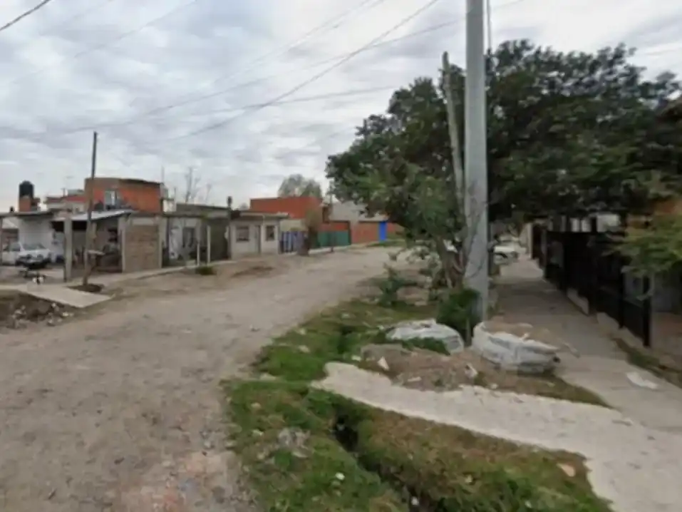 Un hombre con esquizofrenia asesinó a hachazos a su madre y luego se entregó a la policía