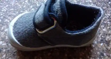 Zapatilla encontrada en calle Sarmiento