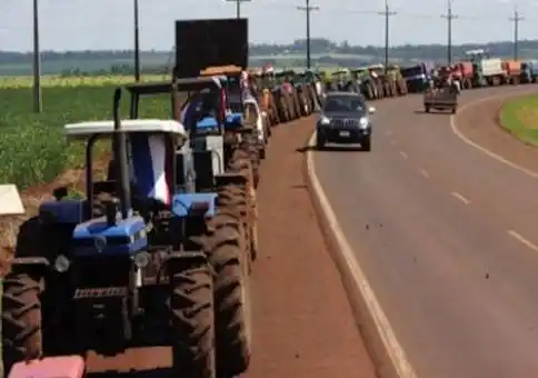 Paraguay: Amenazan con un tractorazo por impuesto a la soja