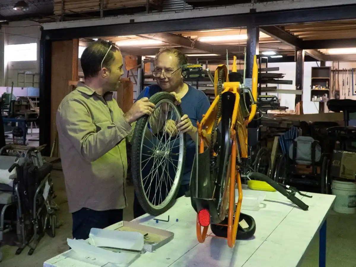 Ya están en reparación las primeras 120 bicicletas del programa UNMdP en Bicicleta, a partir del acuerdo entre el Municipio y la Universidad.