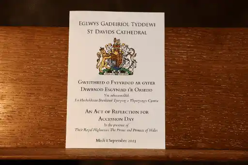 Un servicio especial para Isabell II se hizo en la catedral de San David. Foto AFP.